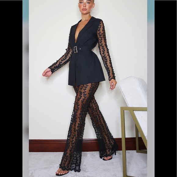 Black Woven Lace Sleeve Belt Blazer 